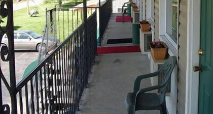 K-River Motel & Campground