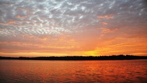 1 dormitorio, colchones viscoelásticos, escritorio