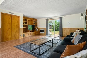 Casa exclusiva, 2 habitaciones | 1 dormitorio, colchones viscoelásticos, escritorio