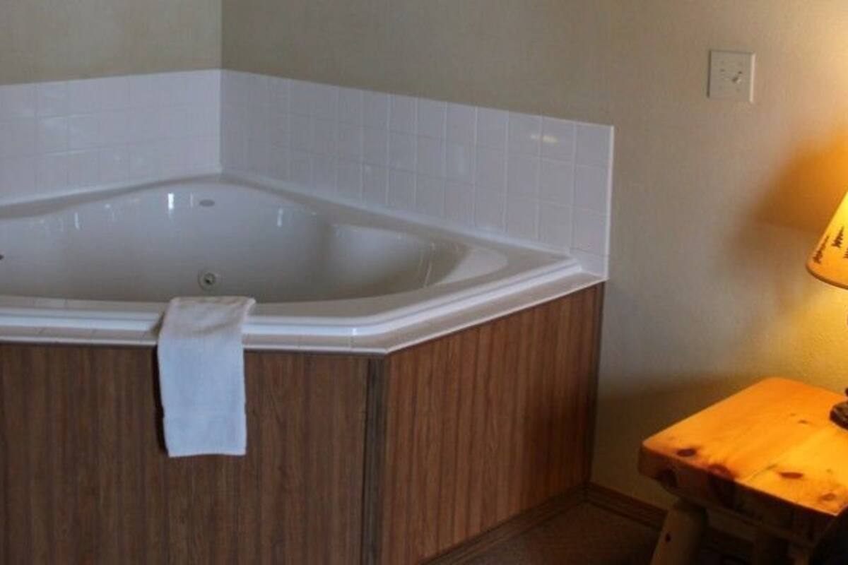 jetted bathtub