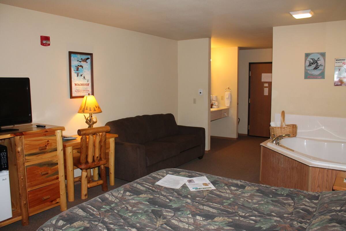 desk, iron/ironing board, travel cot, rollaway beds