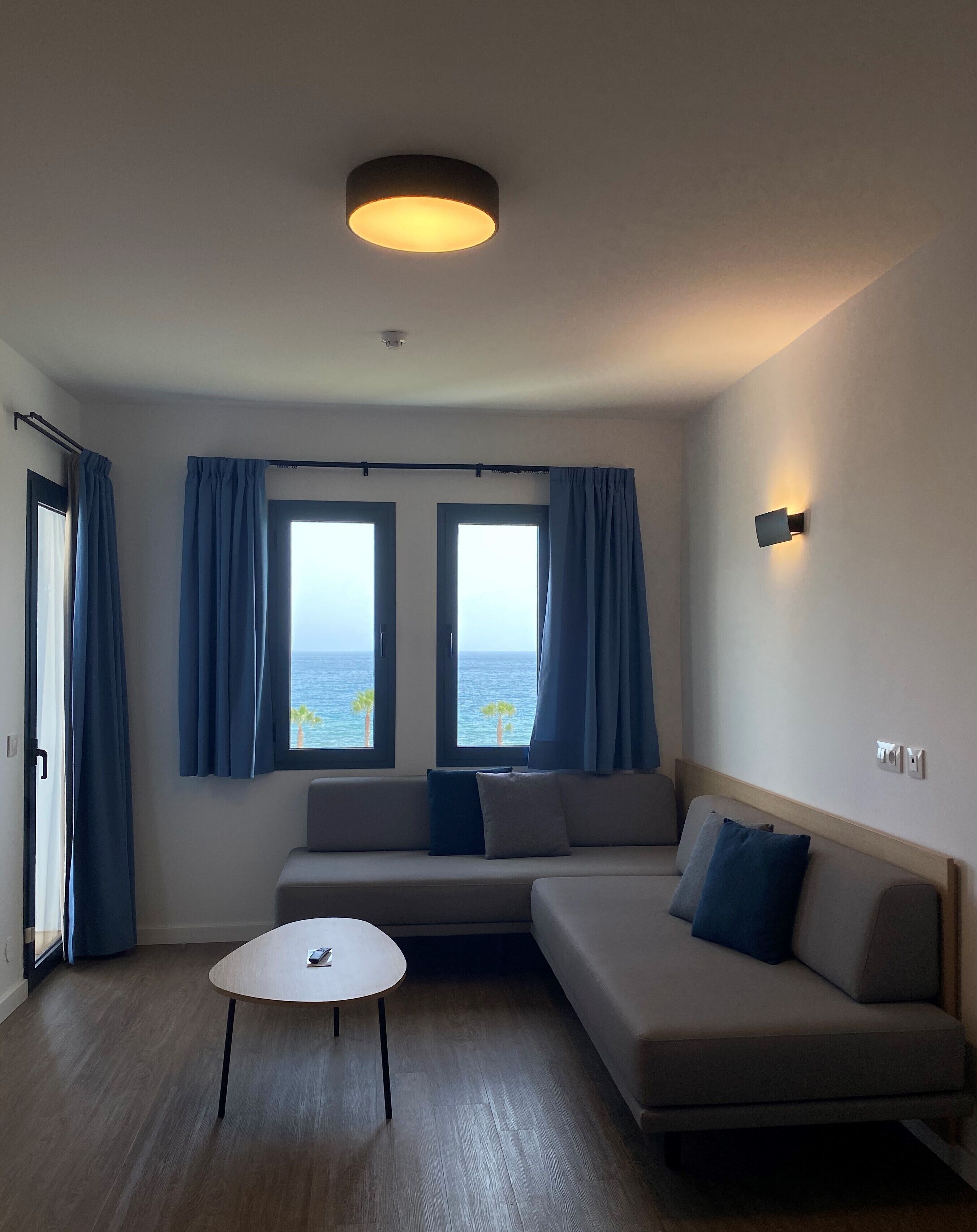apartment, sea view | living area | tv