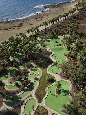 Mini-golf