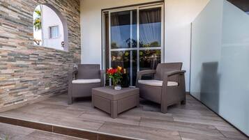 Blackout curtains, soundproofing, free cots/infant beds, free WiFi