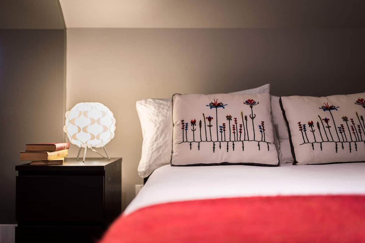 1 habitación, tabla de planchar con plancha y wifi gratis