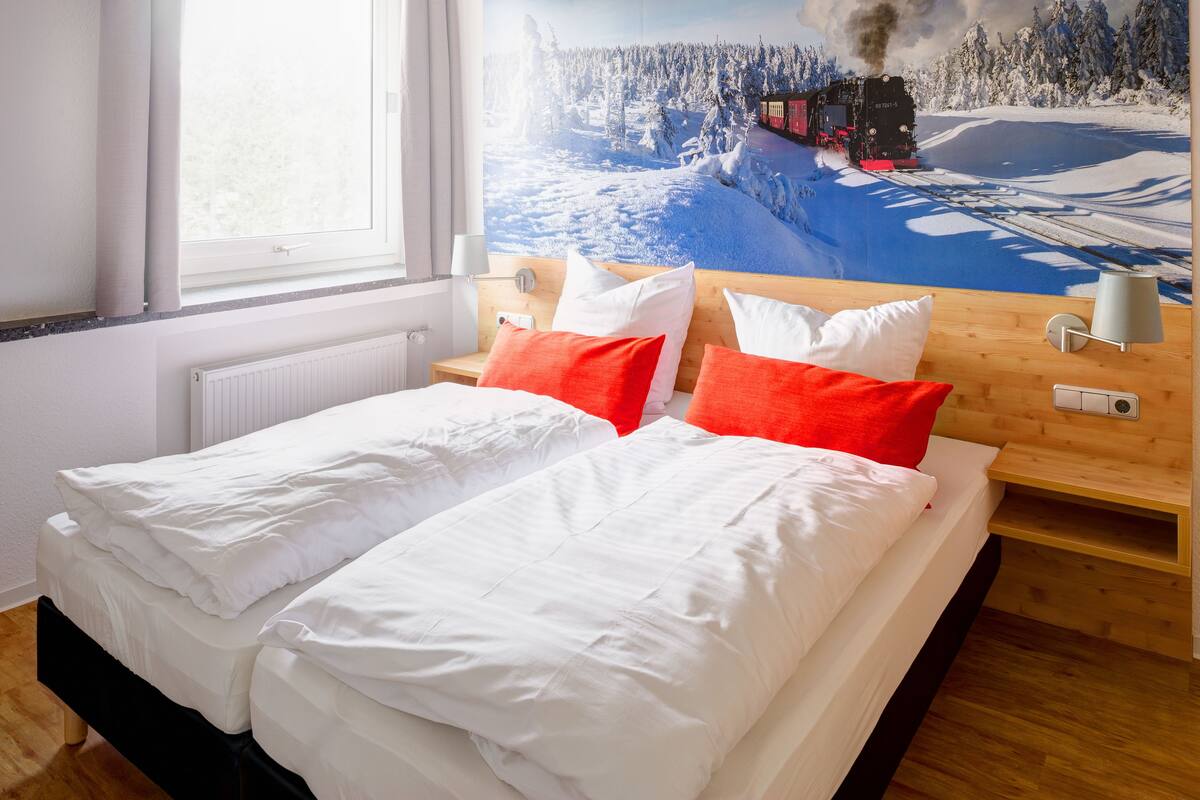 Superior Apartment, 1 Bedroom | Premium bedding, free cots/infant beds, rollaway beds, free WiFi