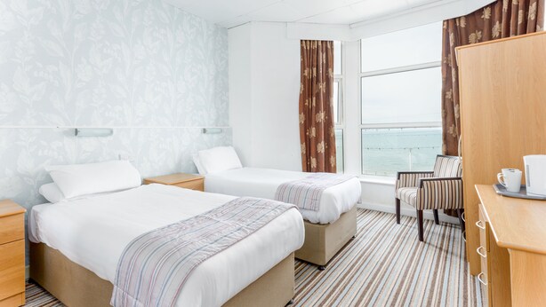 Twin Room, Sea View | Desk, bed sheets - Hotel Santa Maria (Blackpool)