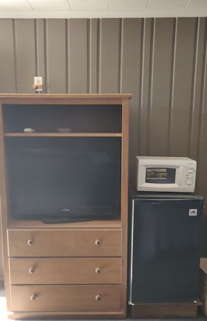 1 bedroom, desk, free WiFi, bed sheets