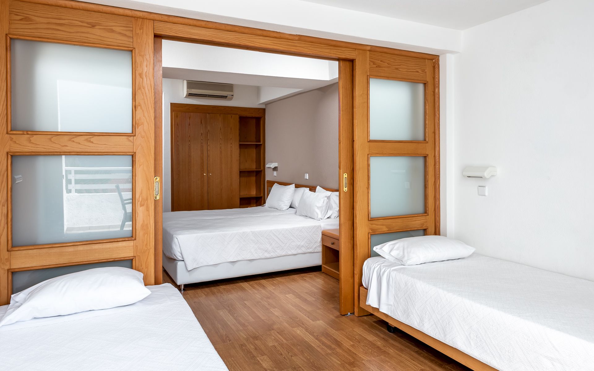 Family Room, Mountain View | In-room safe, iron/ironing board, free cribs/infant beds, free WiFi