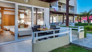 Family Room, Mountain View | In-room safe, iron/ironing board, free cots/infant beds, free WiFi