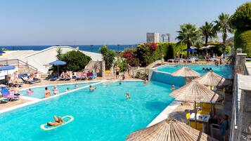 3 outdoor pools, pool umbrellas, sun loungers
