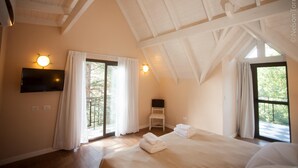 Superior Room | Premium bedding, minibar, in-room safe, desk