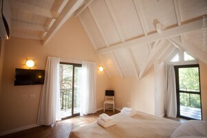 Superior Room | Premium bedding, minibar, in-room safe, desk