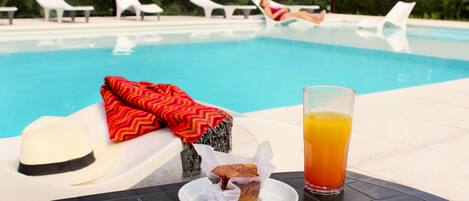 Standardværelse - udsigt til pool | Udendørs pool