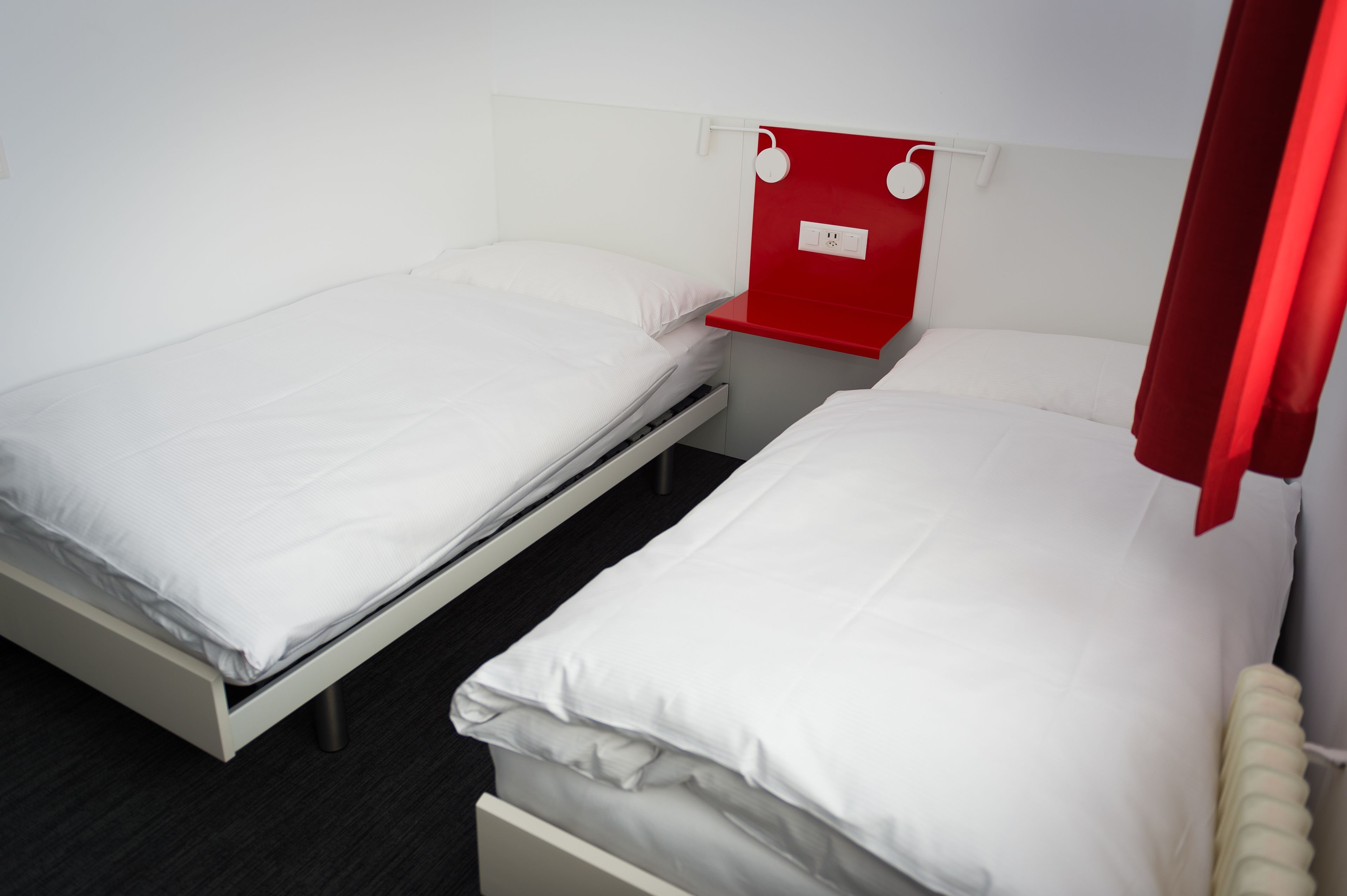 family room, balcony, mountain view | premium bedding, in-room safe, soundproofing, rollaway beds