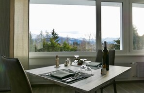 2 Restaurants, Frühstück, Abendessen, internationale Küche