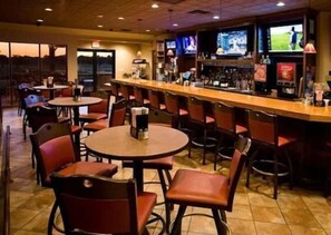 Bar (on property) - Candlestone Resort (Belding)