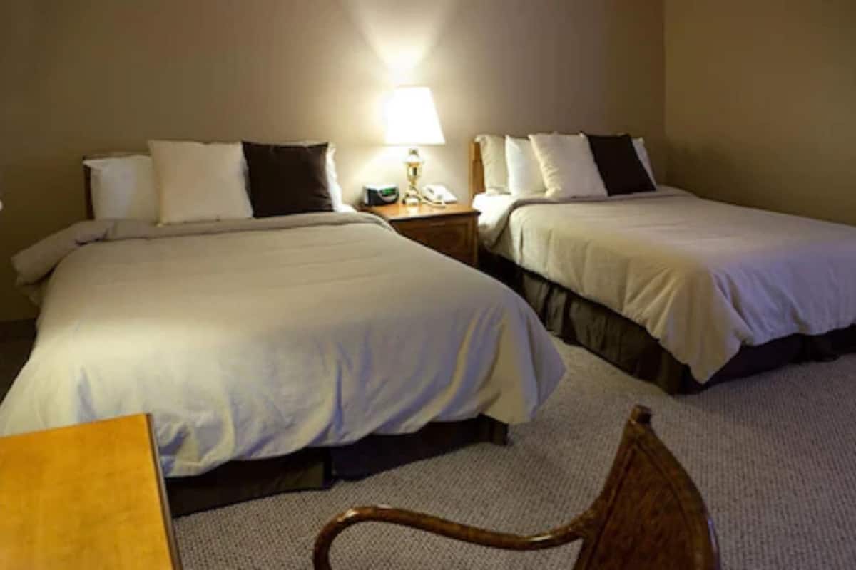 Room, 2 Queen Beds, Refrigerator & Microwave