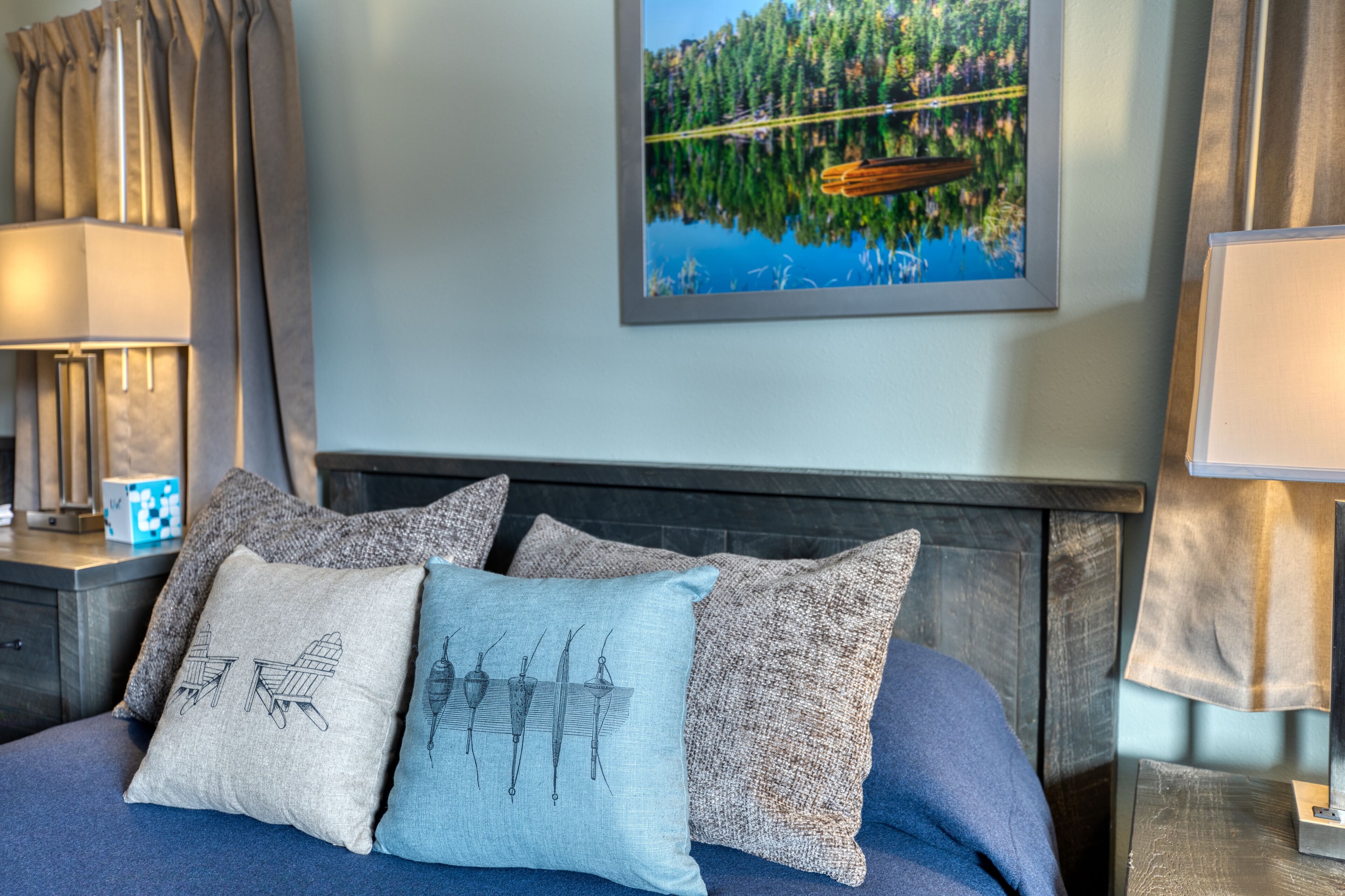 family house, 4 bedrooms, lake view, lakeside | 1 bedroom, desk, blackout curtains, iron/ironing board