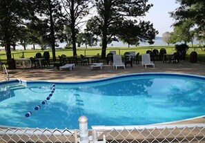 Seasonal outdoor pool, pool umbrellas, sun loungers