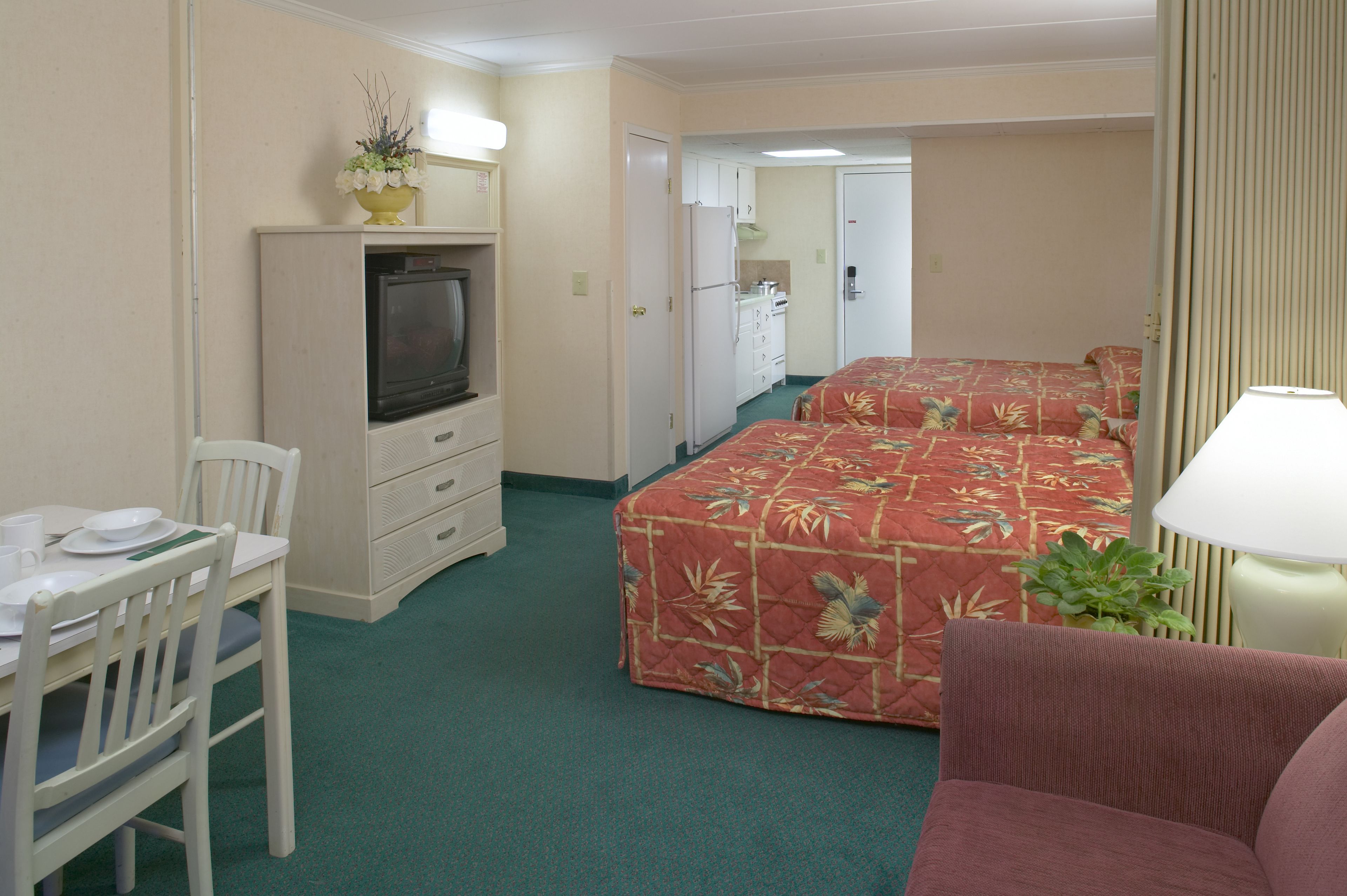 family room, kitchen | individually decorated, individually furnished, blackout curtains