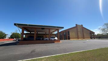 Mặt tiền nơi lưu trú