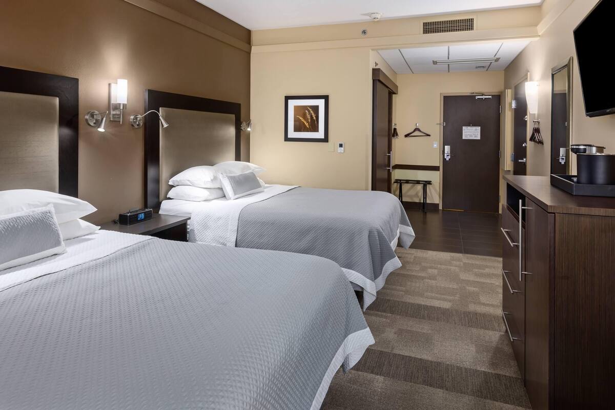 desk, laptop workspace, blackout curtains, soundproofing