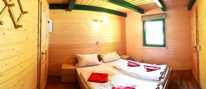 Bureau, rideaux occultants, Wi-Fi gratuit, draps fournis