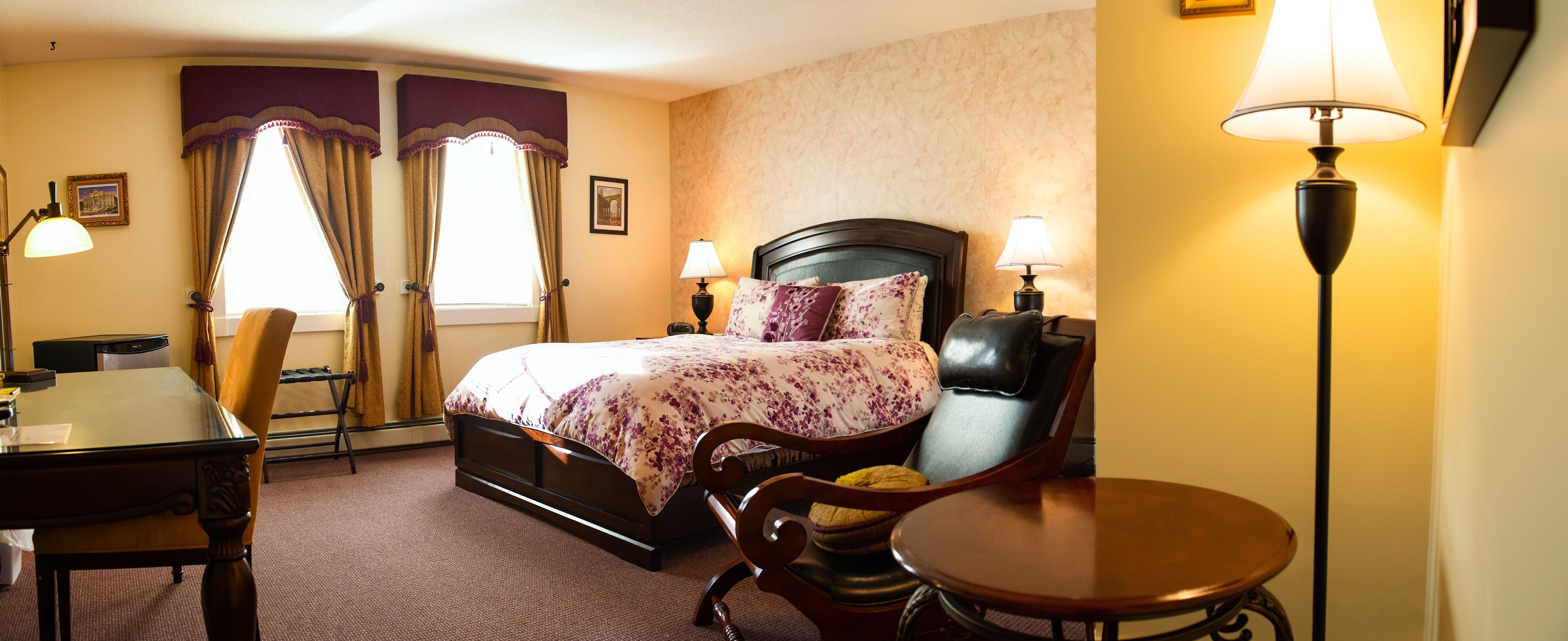 room, 1 queen bed | premium bedding, desk, free wifi