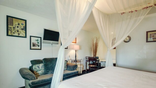 Kamar Deluks, 1 Tempat Tidur King, jet tub | Kedap suara, Wi-Fi gratis, dan didekorasi berbeda-beda