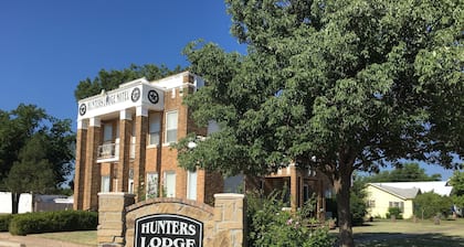 Hunters Lodge Motel