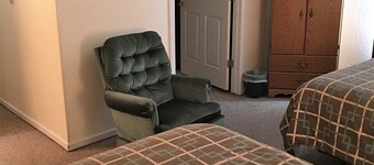 Hunters Lodge Motel