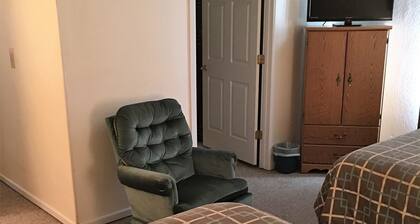 Hunters Lodge Motel