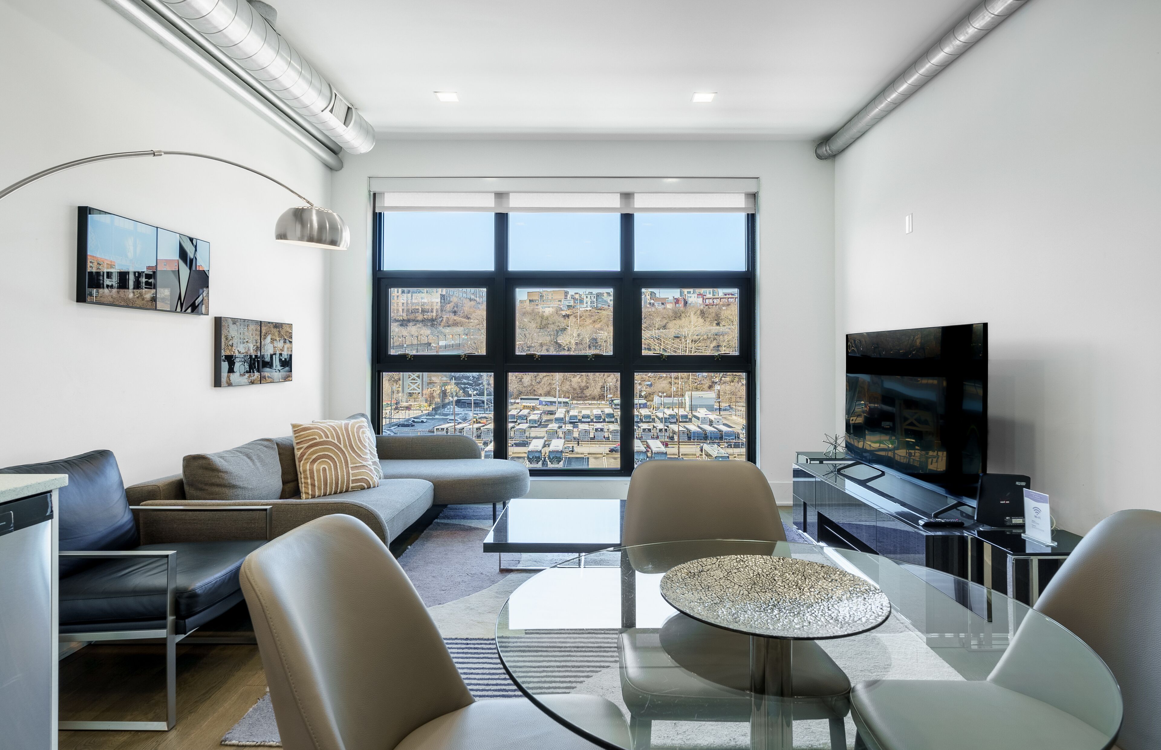 Apartment, 1 Bedroom, Kitchen | Living area | Smart TV, streaming services