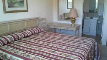 Escrivaninha, Wi-Fi de cortesia, roupa de cama