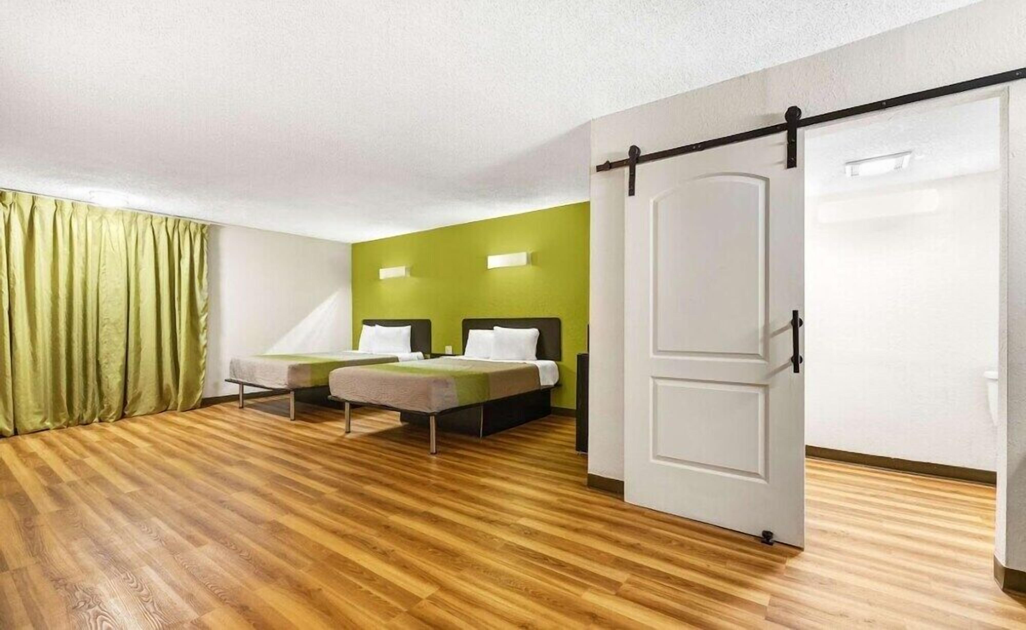 Desk, blackout curtains, cots/infant beds, free WiFi