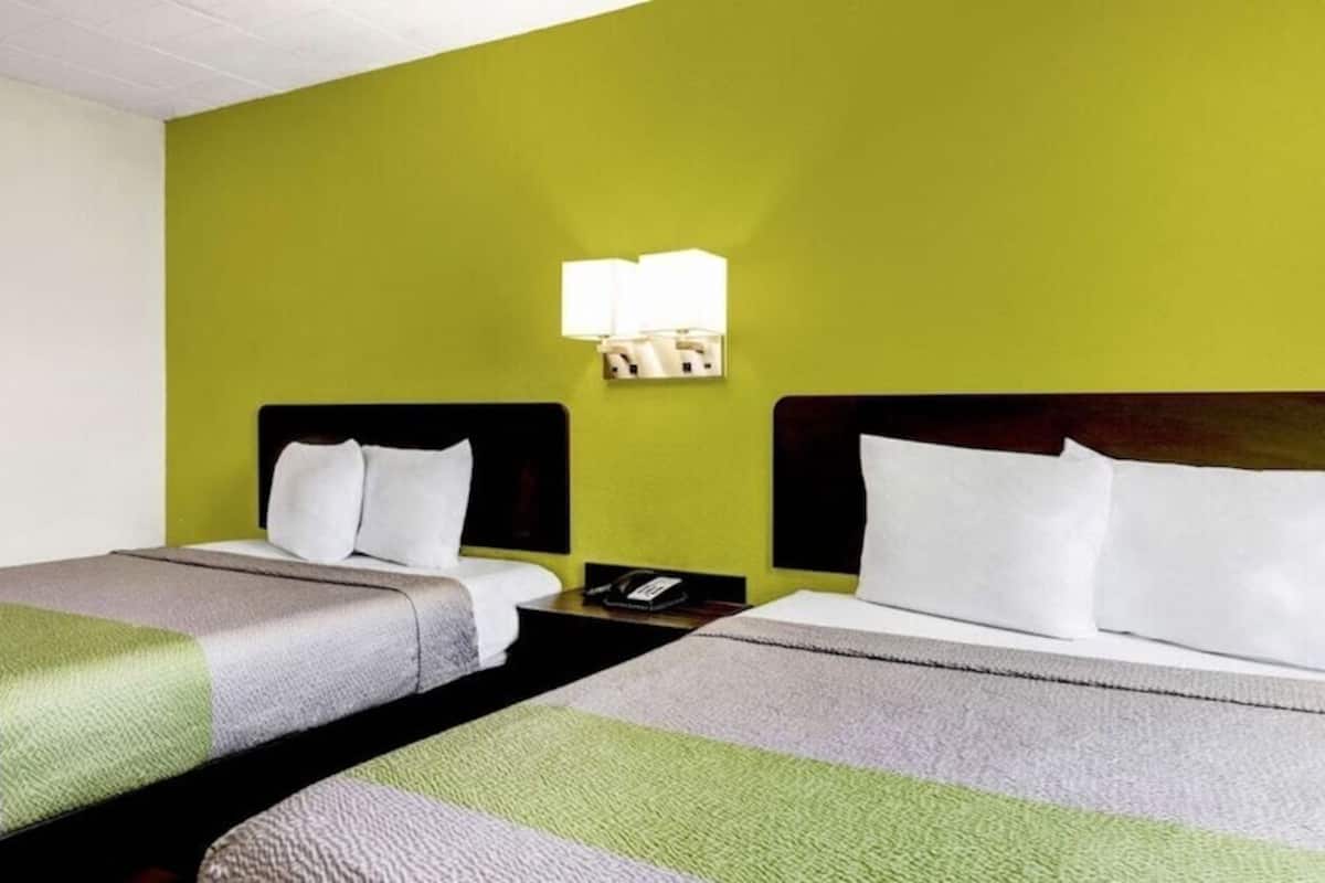 Desk, blackout curtains, cots/infant beds, free WiFi