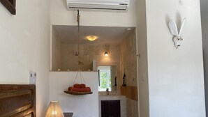 ห้องดับเบิล, เตียงคิงไซส์ 1 เตียง, ระเบียง, วิวสวนสาธารณะ | ตู้นิรภัยในห้องพัก, ผ้าม่านกันแสง, Wi-Fi ฟรี