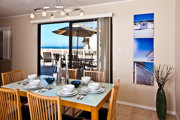 Deluxe Villa, 2 Bedrooms, Oceanfront | In-room dining - Beachwalk Villas (Carlsbad)