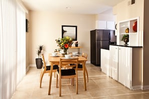 In-room dining - Beachwalk Villas (Carlsbad)
