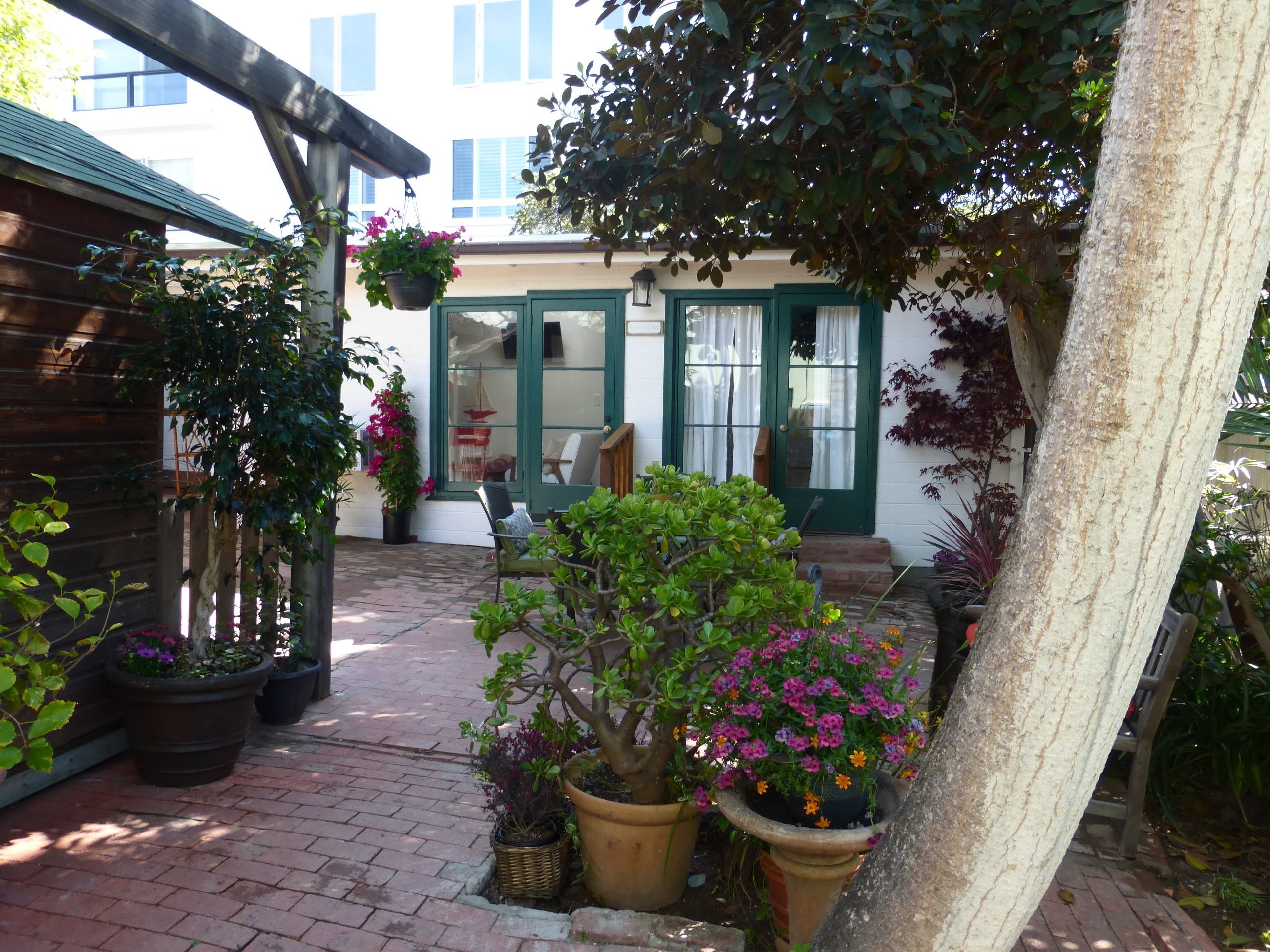 Redwood Hollow Cottages