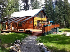 Standard Cabin (Viewpoint) | Premium bedding, free WiFi