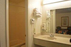 Standardzimmer, 1 Queen-Bett | Dusche im Bad