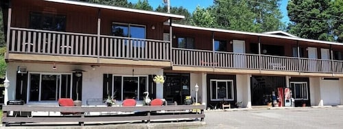 Lakeshore Motel Ice Lake