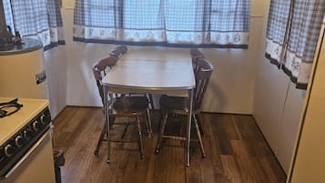 Mobile Home, Lake View | Private kitchen