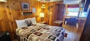 Classic Room, 1 Queen Bed, Lake View | 1 bedroom, individually decorated, individually furnished