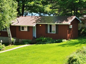 Front of property - Lakeshore Motel Ice Lake (Iron River)