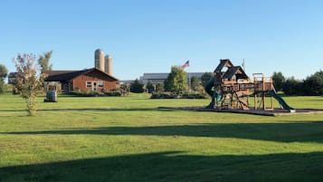 Children’s play area – outdoor