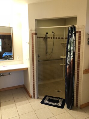 Cabin, 2 Bedrooms, Resort View | Bathroom