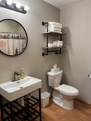 Cabin, 2 Bedrooms, Resort View